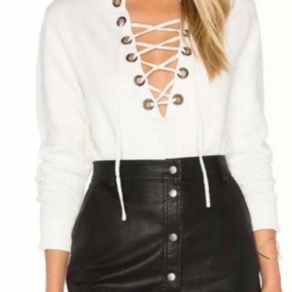 NWT Line & Dot  Lea Grommet Top Sweater - Picture 4 of 7